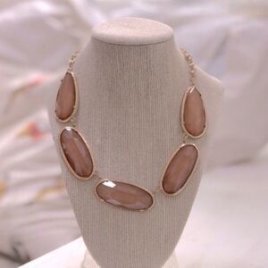 Macy’s oversized amber colored gem linked statement‎ necklace